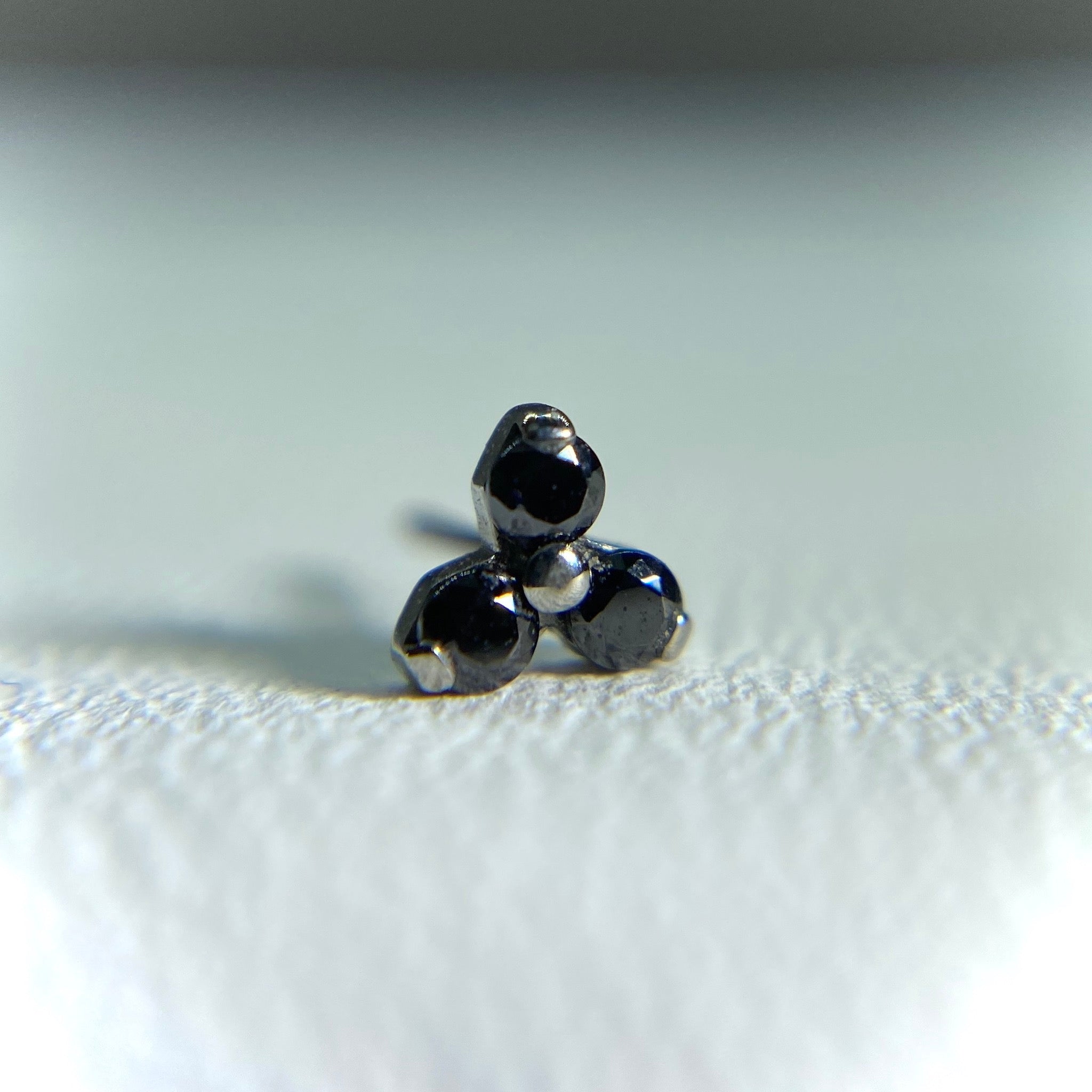 Trinity Threadless Ends (NeoMetal) – Haven Body Jewelry